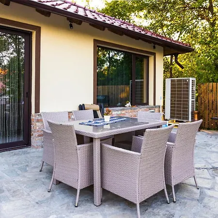 Guest house Cozy House Bohot Relax, бохот релакс